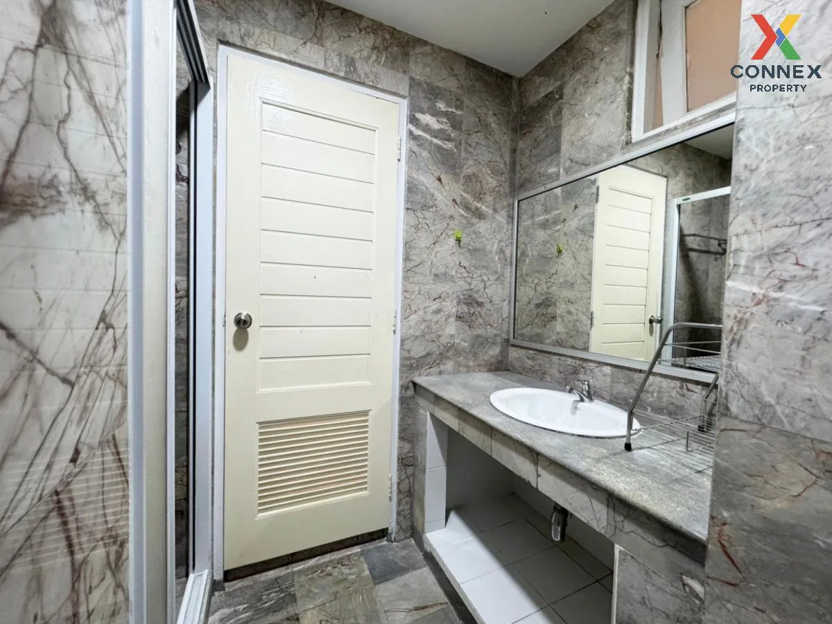 For Rent Townhouse/Townhome  , Varathorn Ville Pattanakarn 44 , S