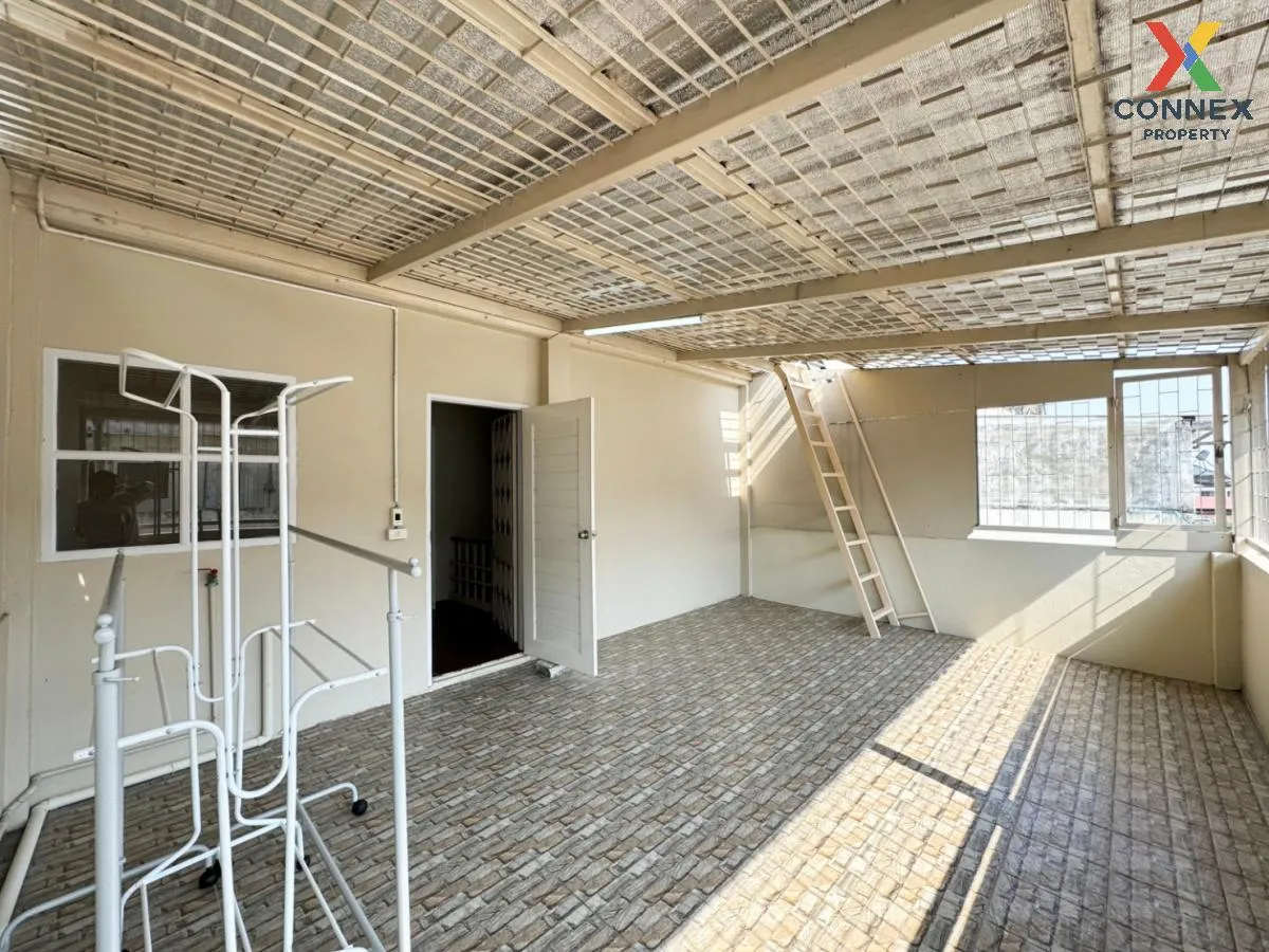 For Rent Townhouse/Townhome  , Varathorn Ville Pattanakarn 44 , S