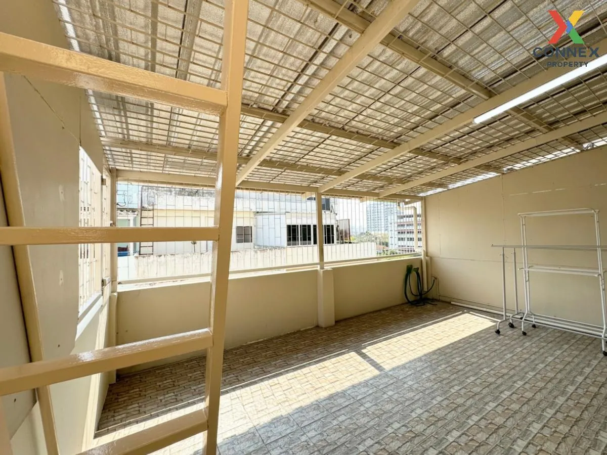 For Rent Townhouse/Townhome  , Varathorn Ville Pattanakarn 44 , S