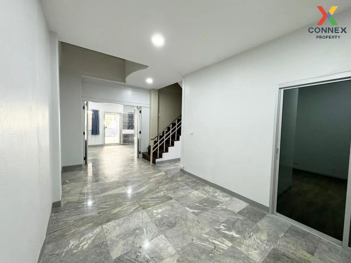 For Rent Townhouse/Townhome  , Varathorn Ville Pattanakarn 44 , S 2