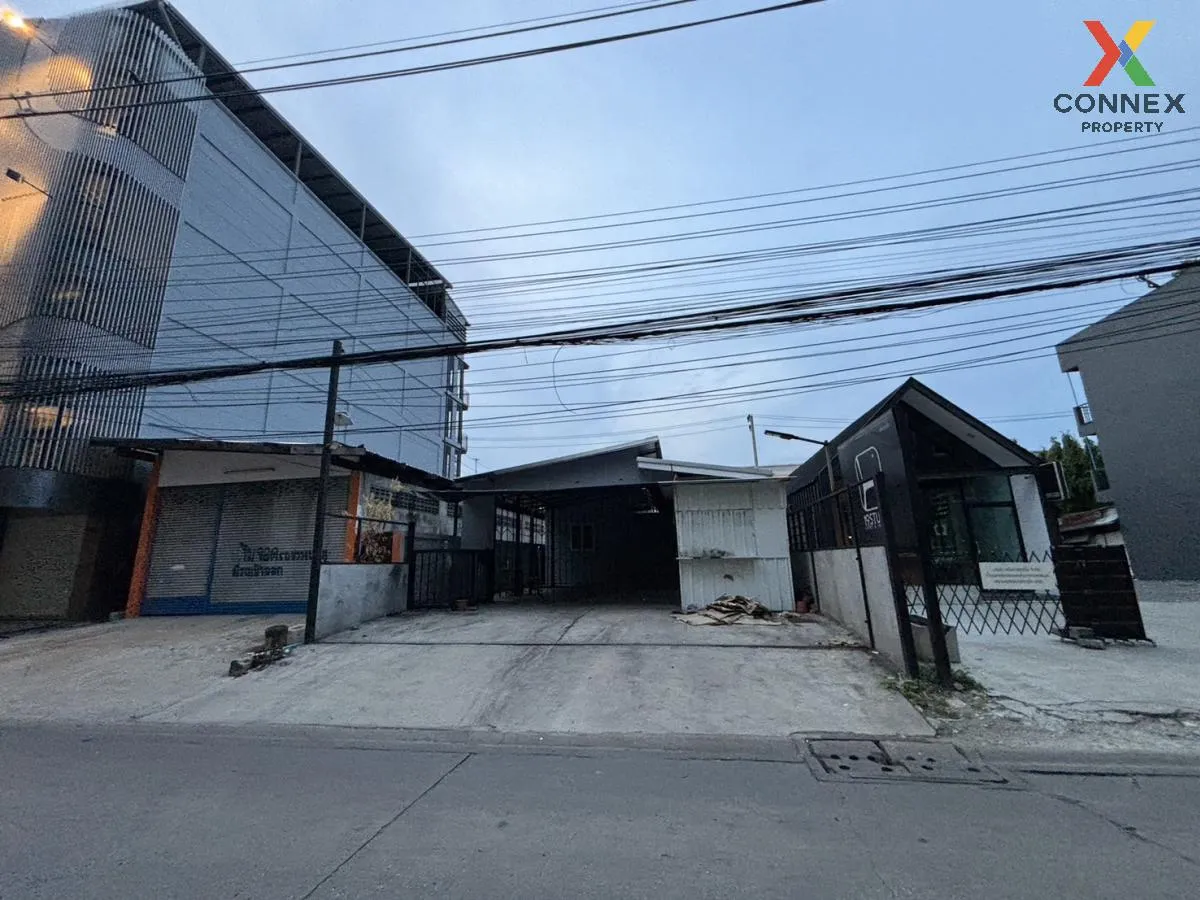 For Sale land with buildings, Soi Lat Phrao, Wang Hin 48 , Lat Ph 1