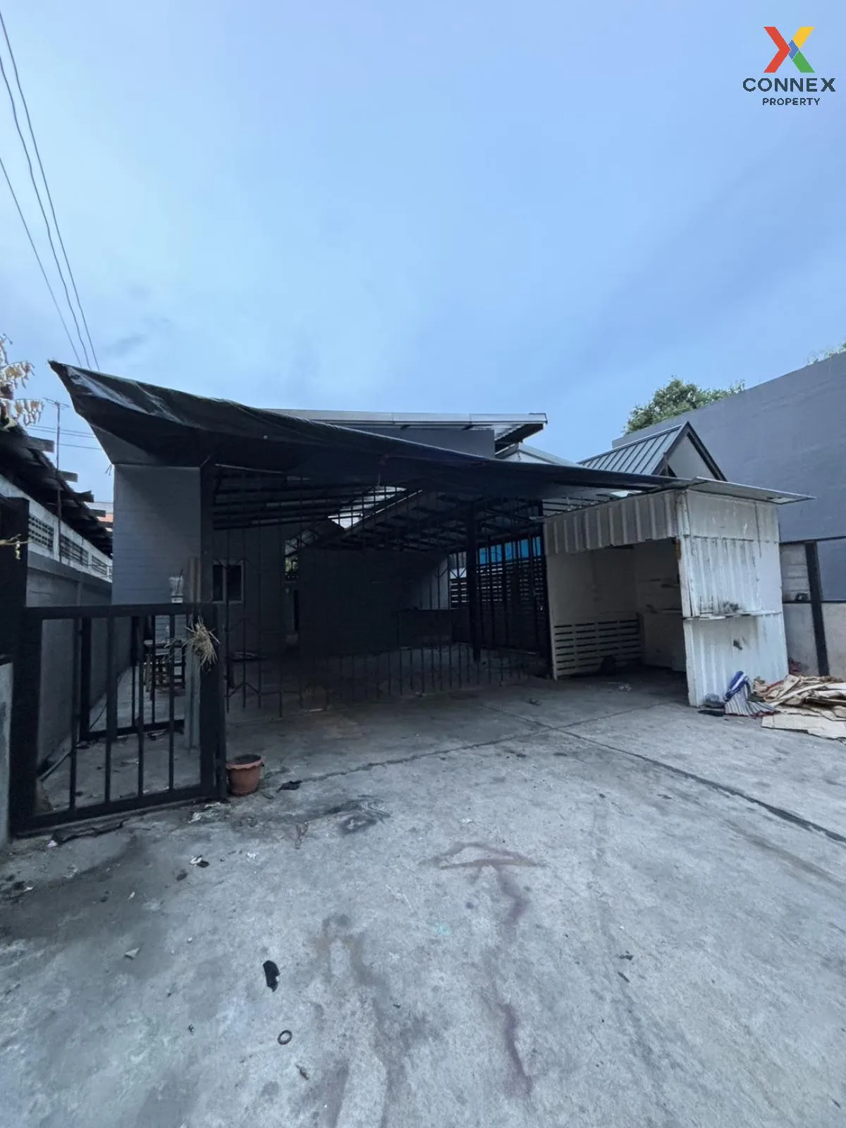 For Sale land with buildings, Soi Lat Phrao, Wang Hin 48 , Lat Ph 2