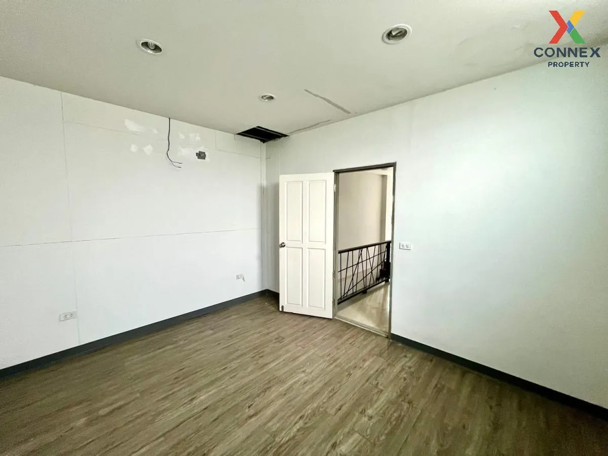 For Sale Commercial Building , SP lakeside , Mueang Phata , Bang  For Sale Commercial Building , SP lakeside , Mueang Phata , Bang