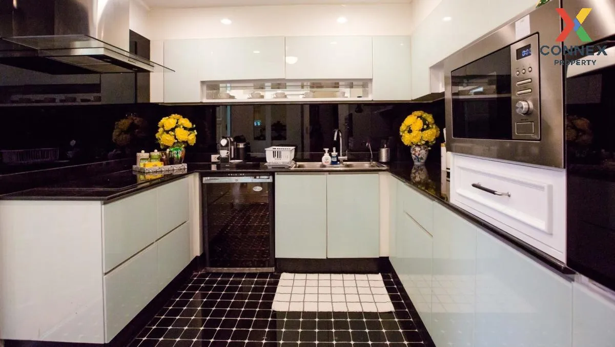 For Rent Townhouse/Townhome  , Crystal Ville , MRT-Ladprao 71 , L