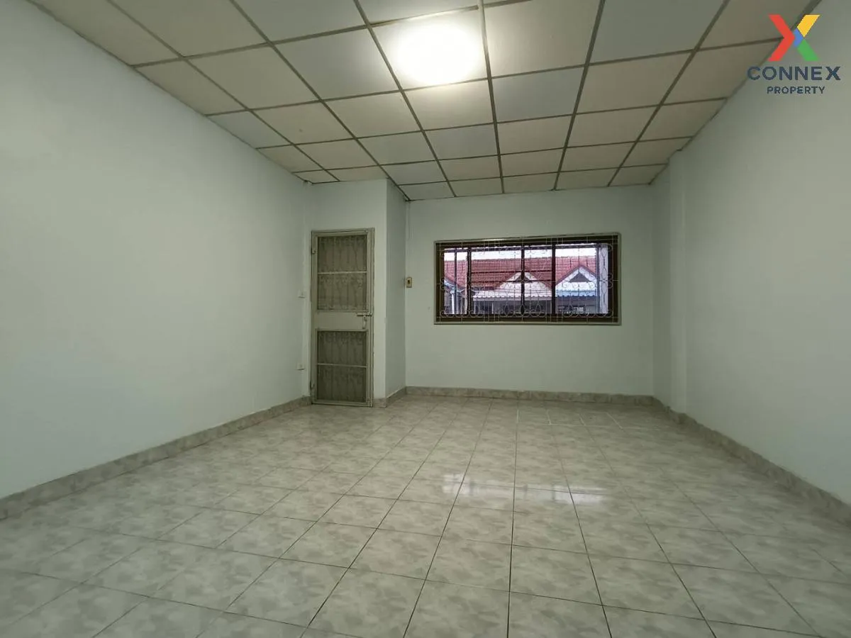 For Sale Townhouse/Townhome  , Baan Pathum Village , Bang Prok , 