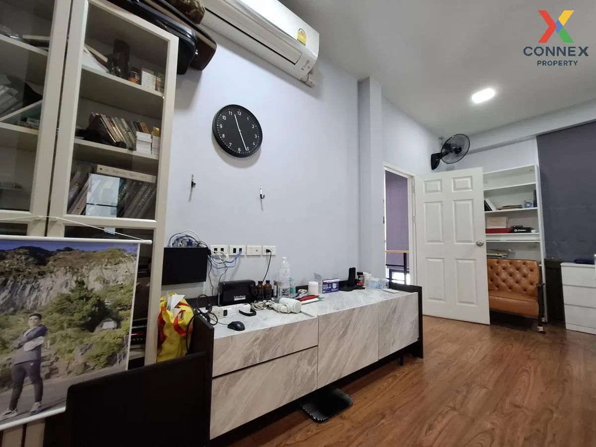 For Sale Single house   Lat Phrao 41 , wide frontage , Chankasem 