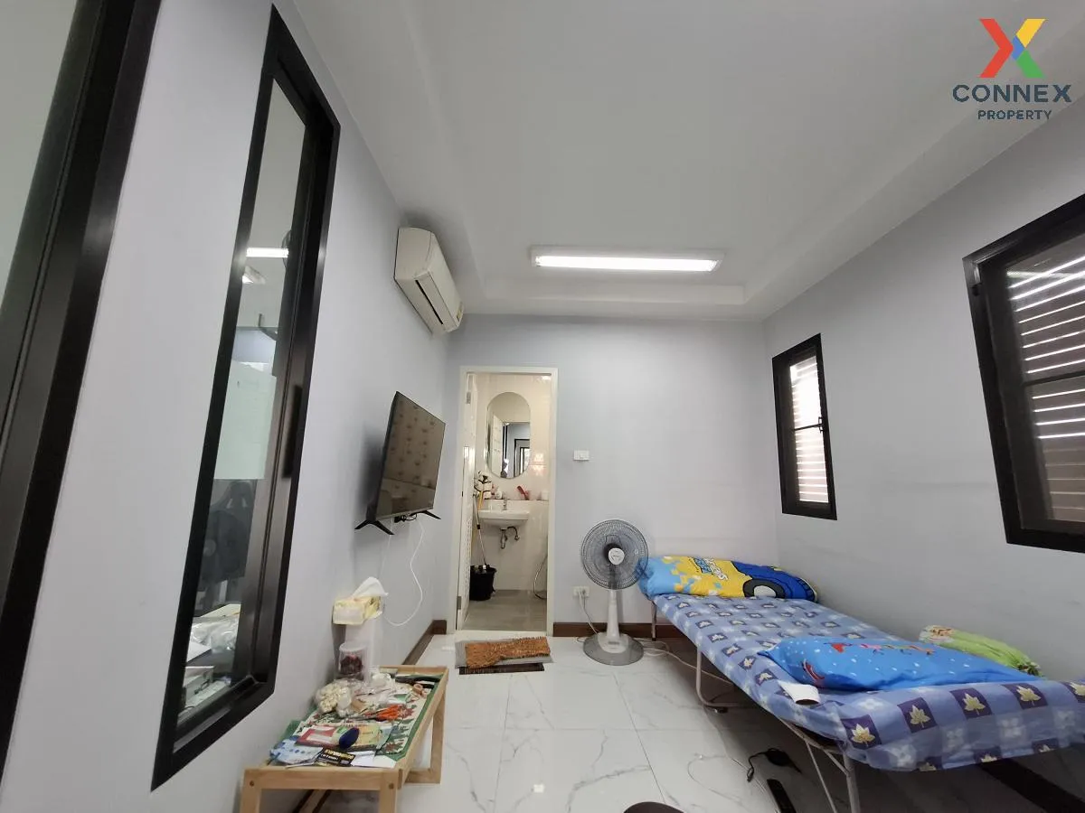 For Sale Single house   Lat Phrao 41 , wide frontage , Chankasem 