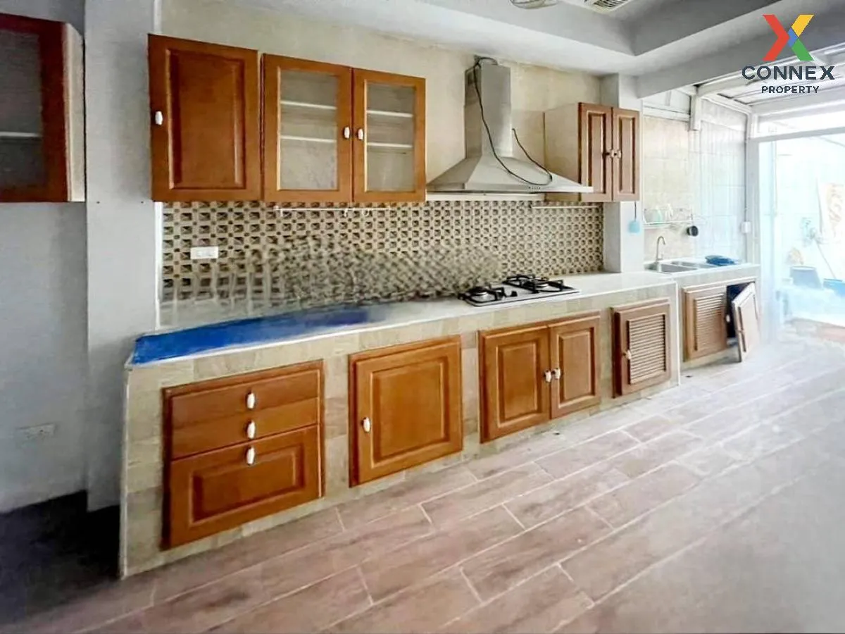 For Sale Townhouse/Townhome  , SIXNATURE WATCHARAPOL , Tha Raeng 