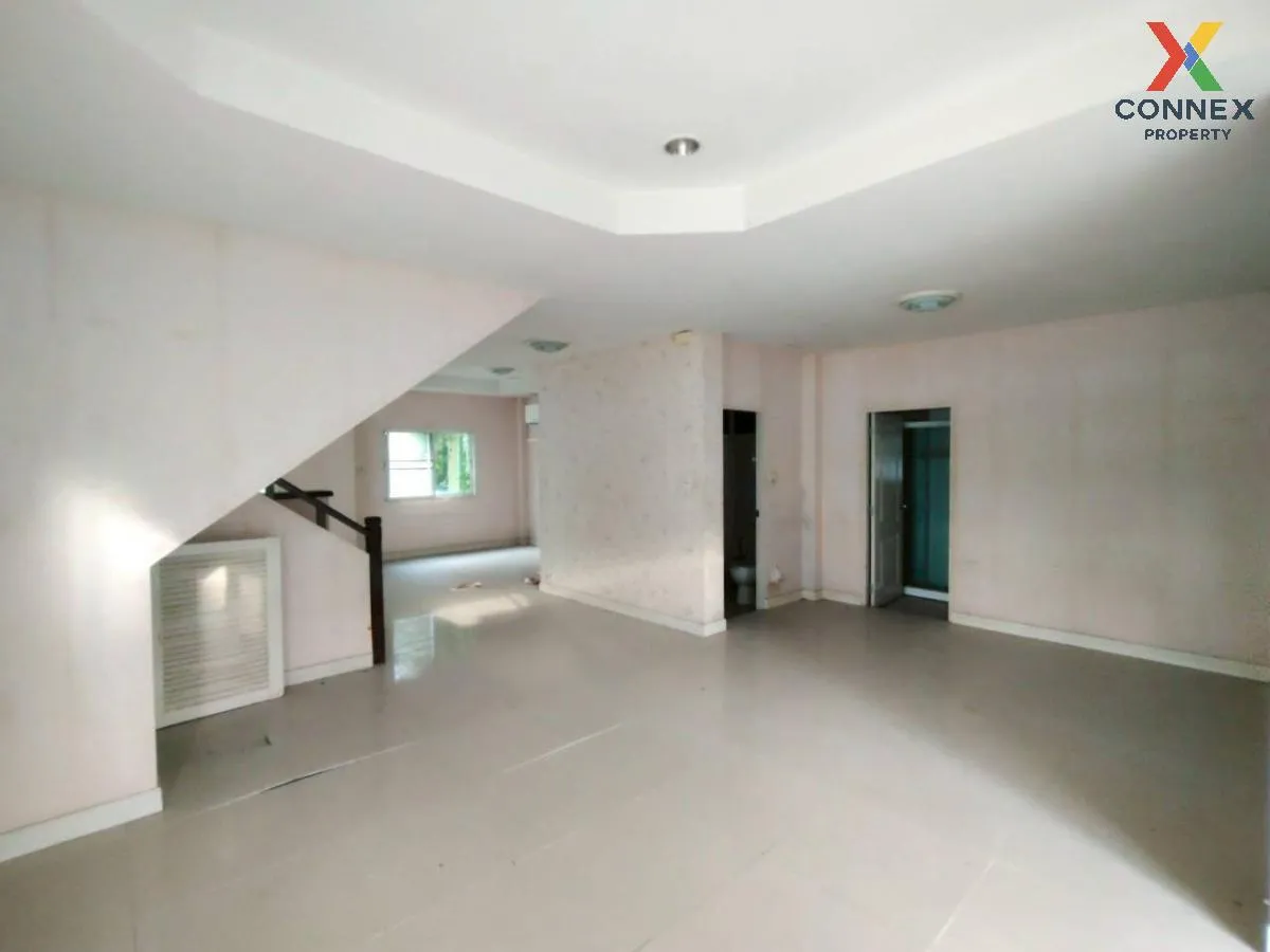 For Sale House , Baan Varapirom Lumlukka-Klong 3 , wide frontage 