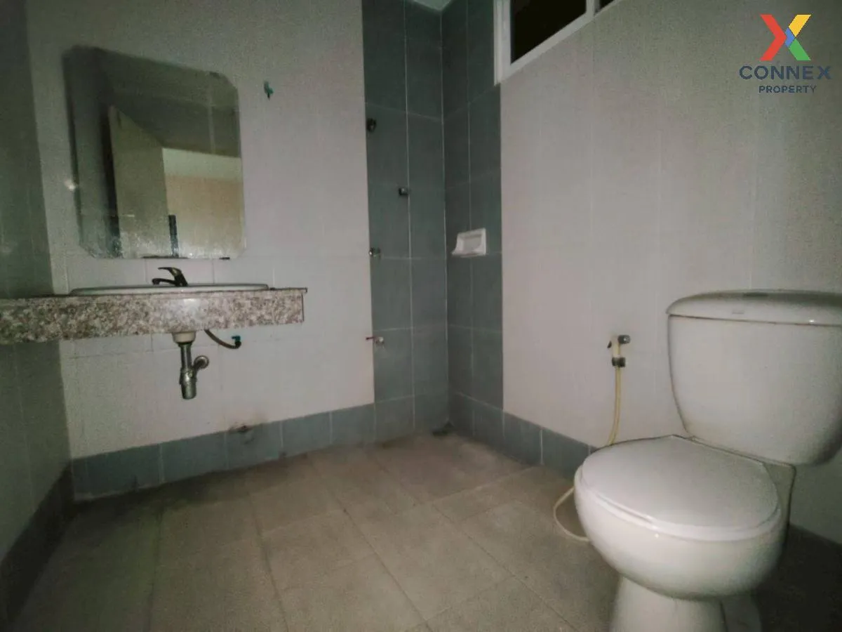 For Sale House , Baan Varapirom Lumlukka-Klong 3 , wide frontage 