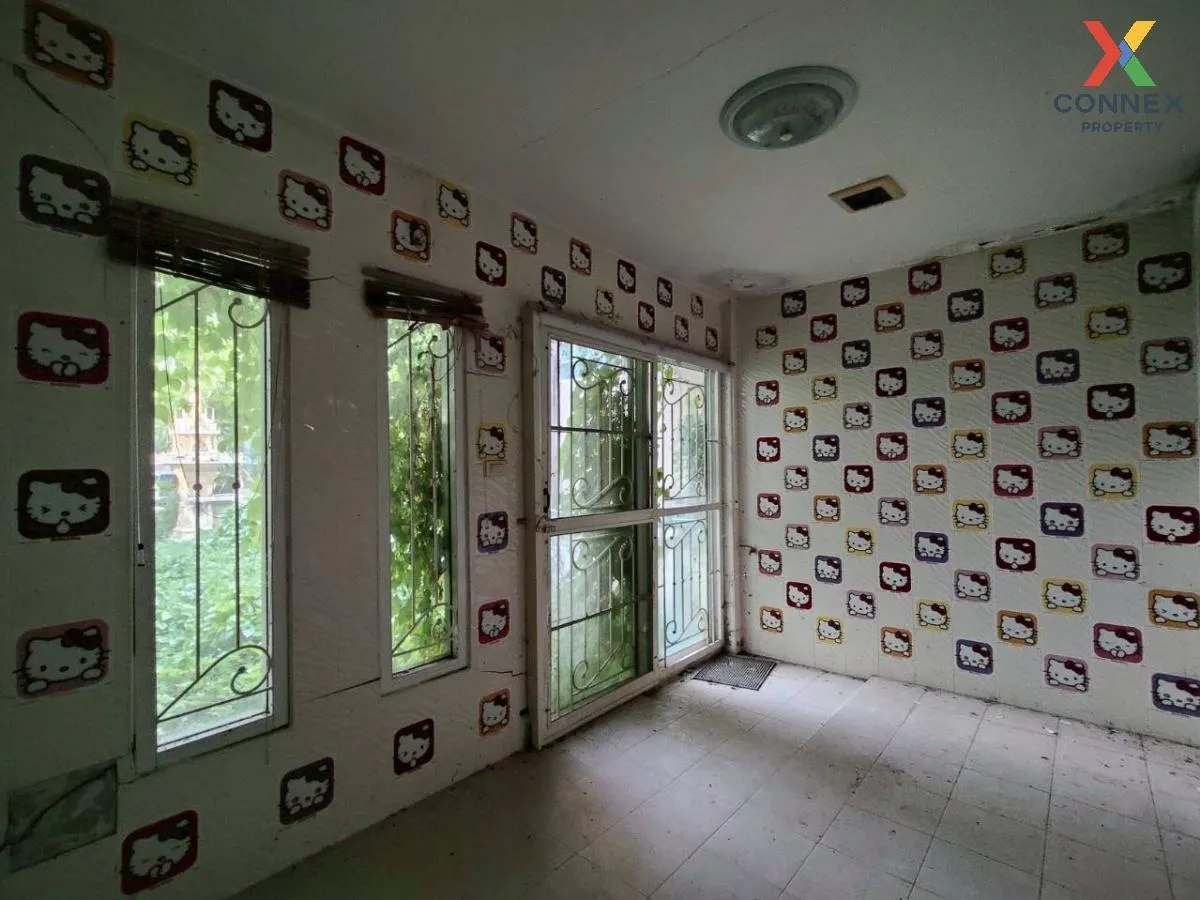 For Sale House , Baan Varapirom Lumlukka-Klong 3 , wide frontage 