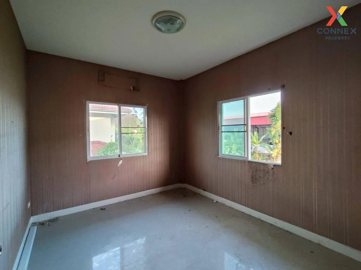 For Sale House , Baan Varapirom Lumlukka-Klong 3 , wide frontage 