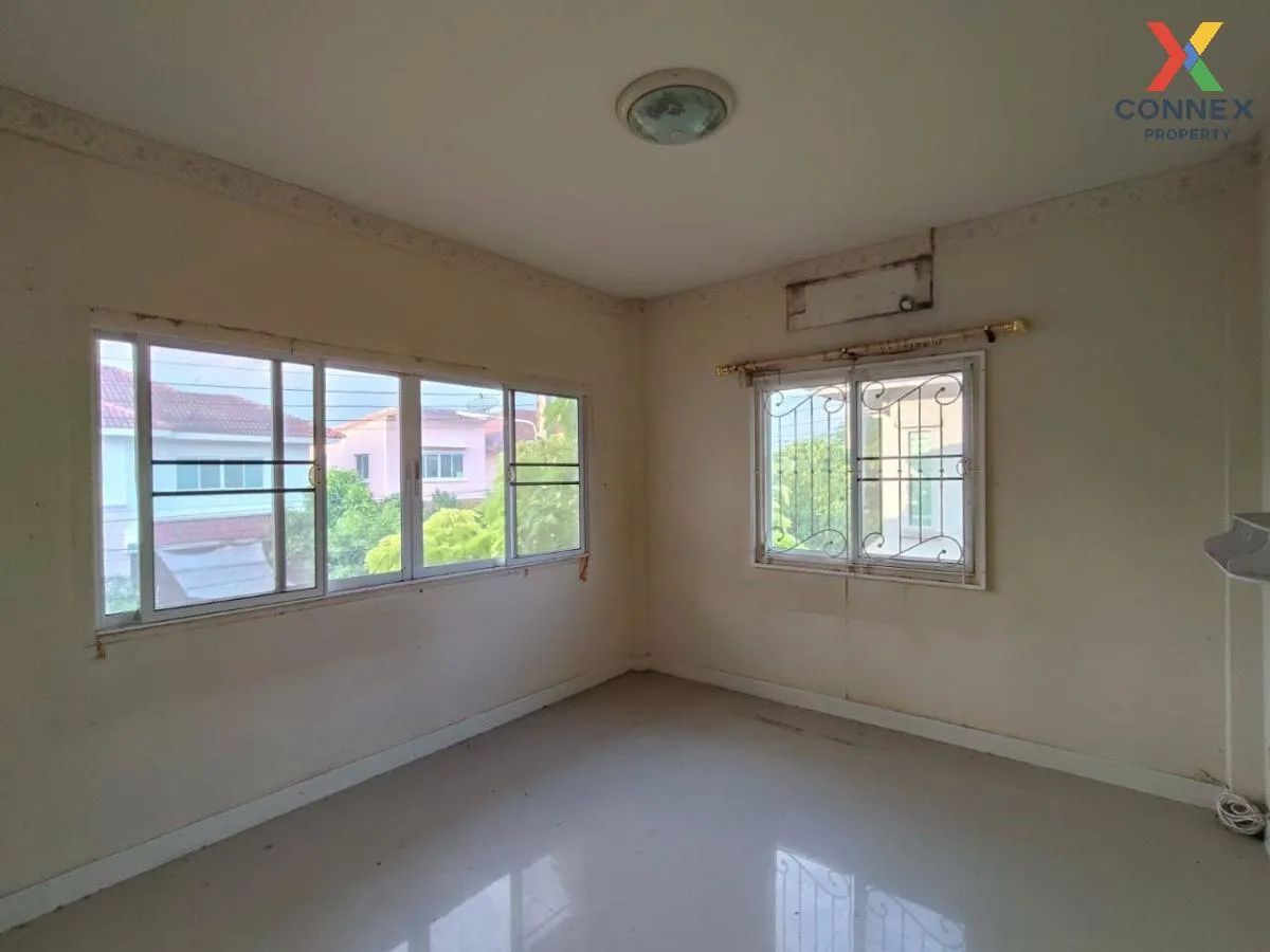 For Sale House , Baan Varapirom Lumlukka-Klong 3 , wide frontage 
