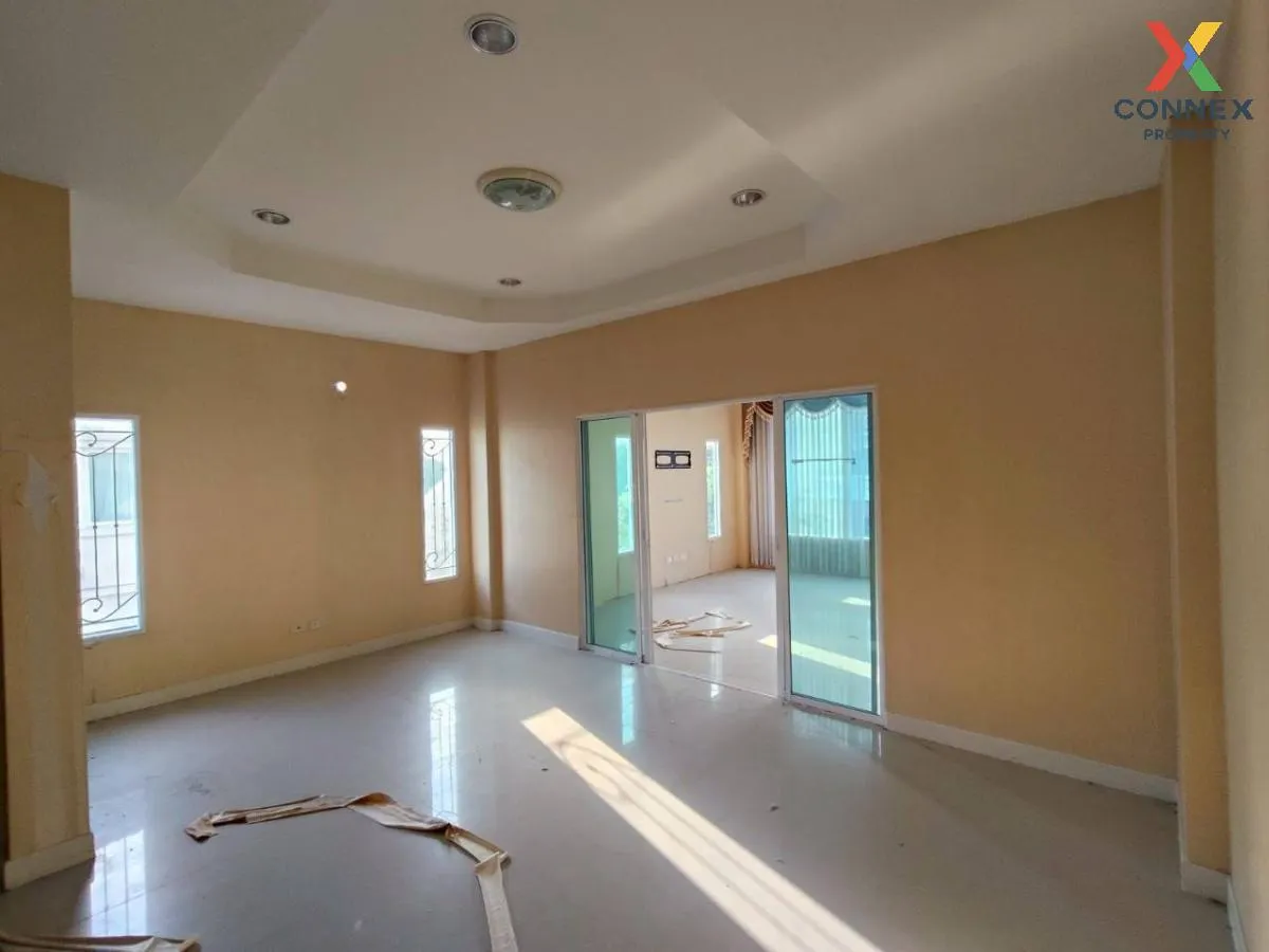 For Sale House , Baan Varapirom Lumlukka-Klong 3 , wide frontage 