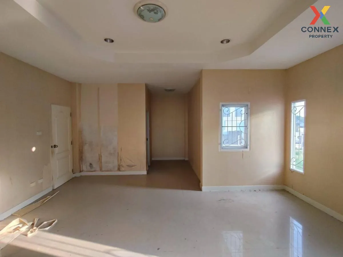 For Sale House , Baan Varapirom Lumlukka-Klong 3 , wide frontage 