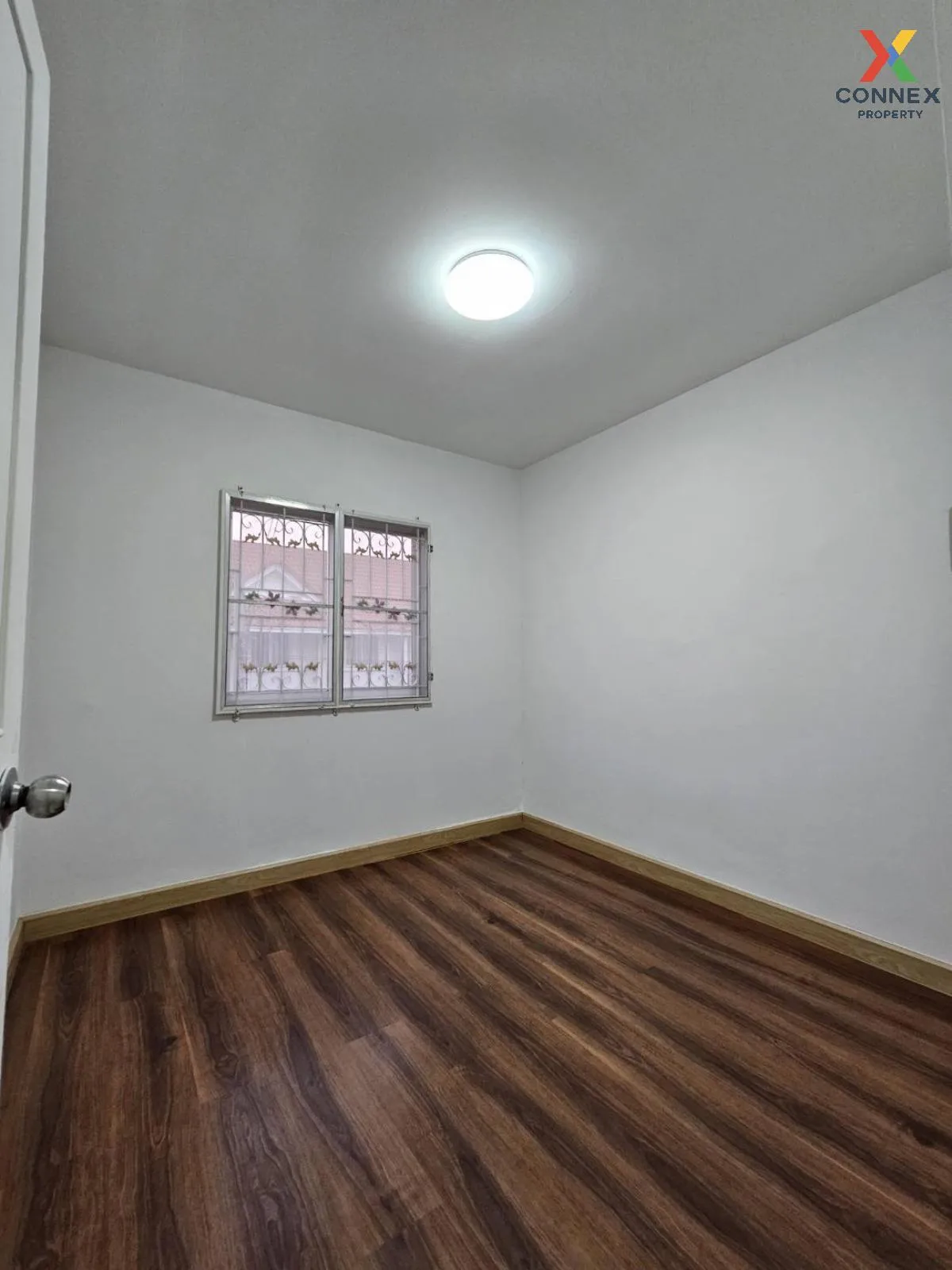 For Sale Townhouse/Townhome  , Pruksa 34 Panalee , corner unit , 