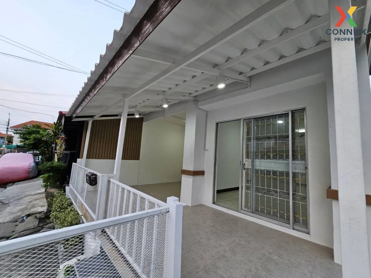 For Sale Townhouse/Townhome  , Pruksa 34 Panalee , corner unit , 