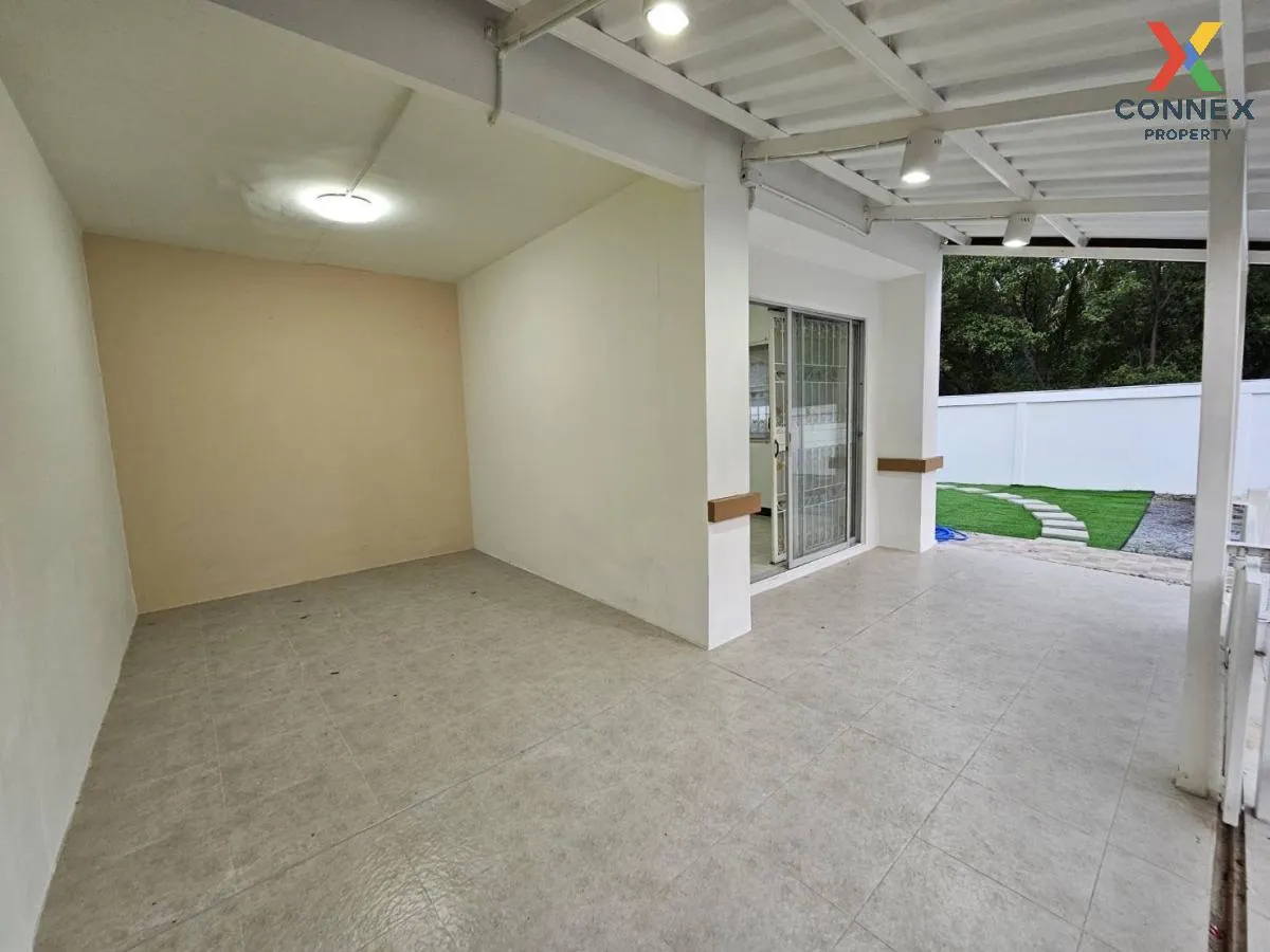 For Sale Townhouse/Townhome  , Pruksa 34 Panalee , corner unit , 