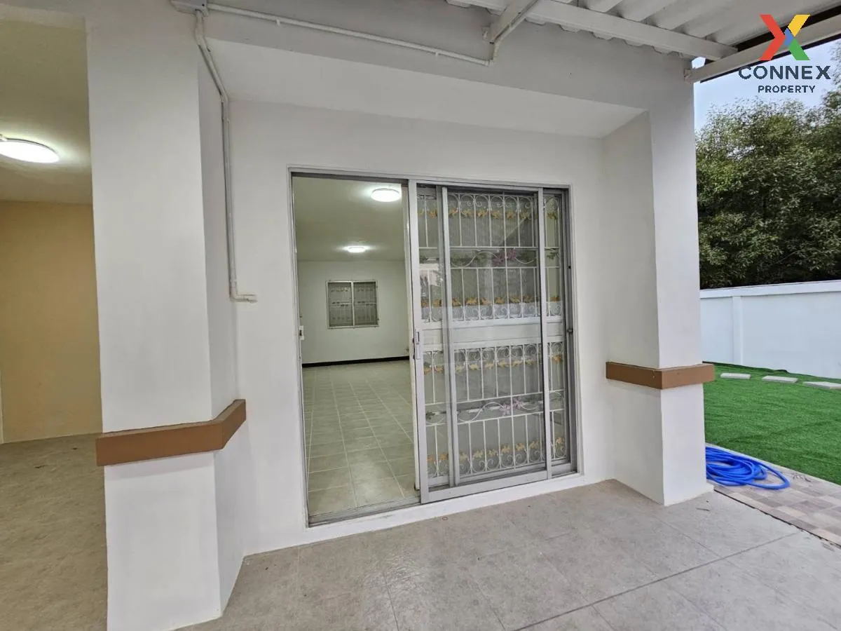 For Sale Townhouse/Townhome  , Pruksa 34 Panalee , corner unit , 