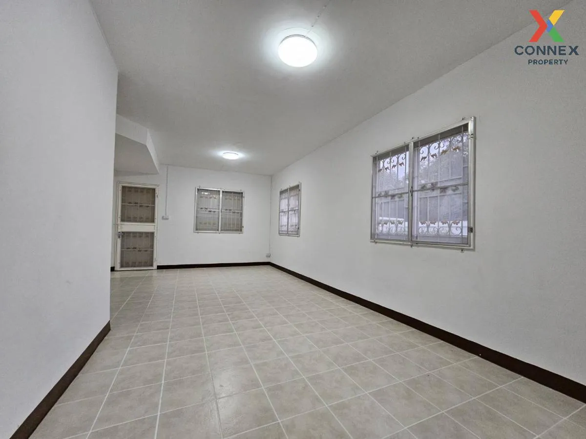 For Sale Townhouse/Townhome  , Pruksa 34 Panalee , corner unit , 