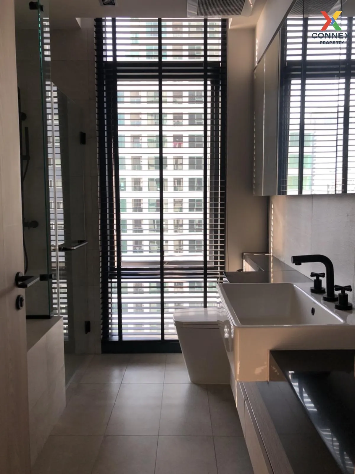 เช่าคอนโด  เดอะ ลอฟท์ อโศก MRT-เพชรบุรี คลองเตยเหนือ เขต วัฒนา กร