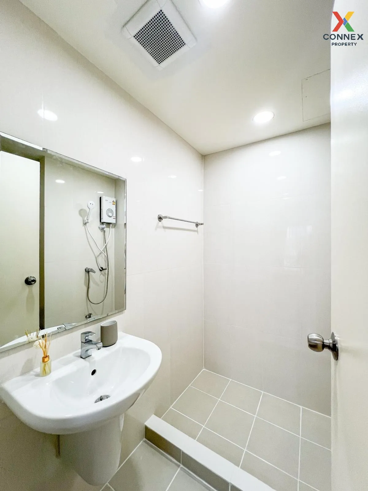 For Sale Condo , iCondo Sukhumvit 105 , corner unit , newly renov For Sale Condo , iCondo Sukhumvit 105 , corner unit , newly renov