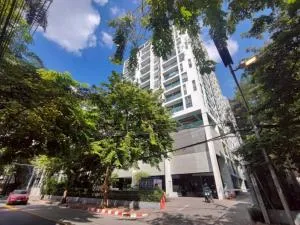 Siamese Surawong -  ไซมิส สุรวงศ์