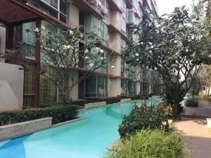 Iris Rama 9 - Srinakarin