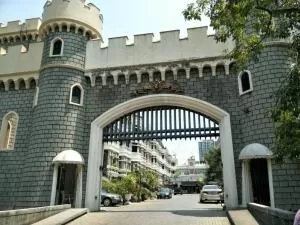 Moo Baan Chicha Castle