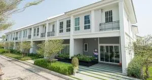 เดอะ คอนเนค บางนา-สุวรรณภูมิ เดอะ คอนเนค บางนา-สุวรรณภูมิ