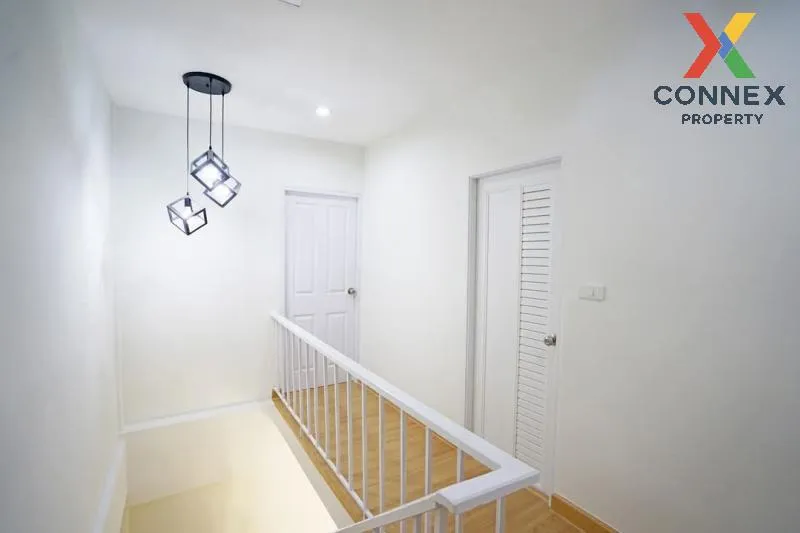 For Sale Townhouse/Townhome  , Townhome Petchkasem 110-5 , newly 