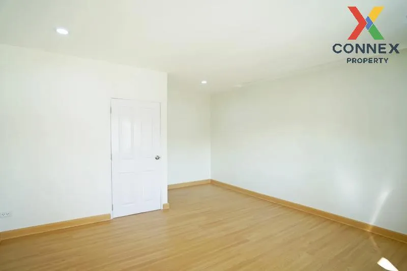 For Sale Townhouse/Townhome  , Townhome Petchkasem 110-5 , newly 