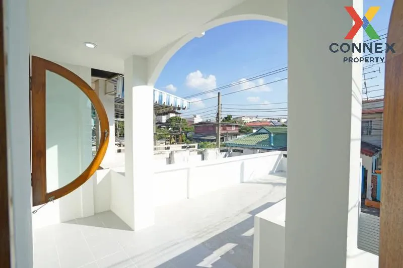 For Sale Townhouse/Townhome  , Townhome Petchkasem 110-5 , newly 