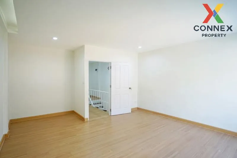 For Sale Townhouse/Townhome  , Townhome Petchkasem 110-5 , newly 