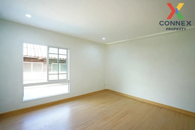 For Sale Townhouse/Townhome  , Townhome Petchkasem 110-5 , newly 