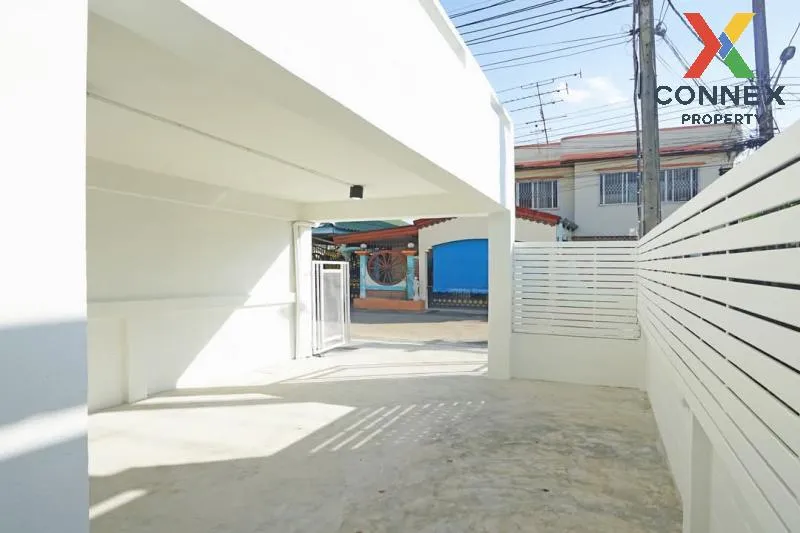 For Sale Townhouse/Townhome  , Townhome Petchkasem 110-5 , newly 