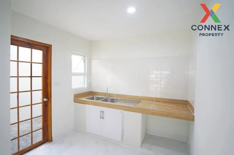 For Sale Townhouse/Townhome  , Townhome Petchkasem 110-5 , newly 