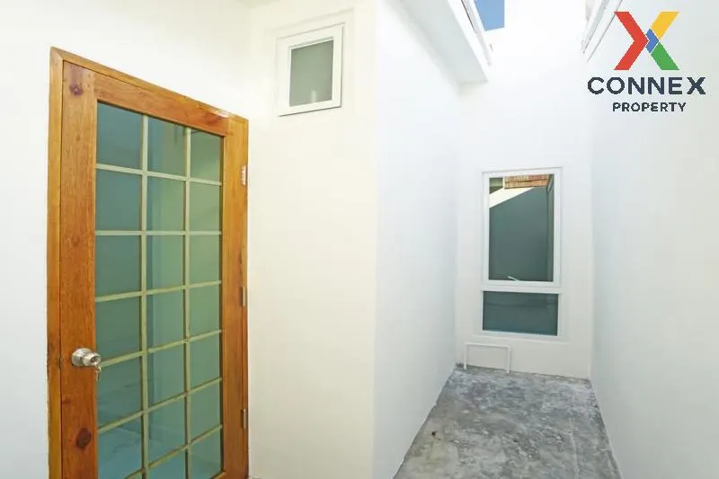 For Sale Townhouse/Townhome  , Townhome Petchkasem 110-5 , newly 