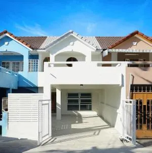 Townhome Petchkasem 110-5