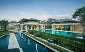 มัณฑนา อ่อนนุช - วงแหวน 2 มัณฑนา อ่อนนุช - วงแหวน 2