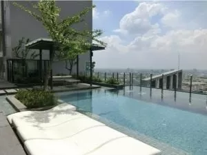 เซ็นทริค ติวานนท์ สเตชั่น