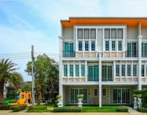 โกลเด้น ซิตี้ สาทร