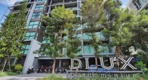 Dlux condominium