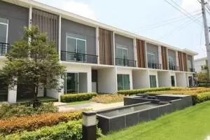 Baan Pruksa 93 Phahonyothin – Navanakorn