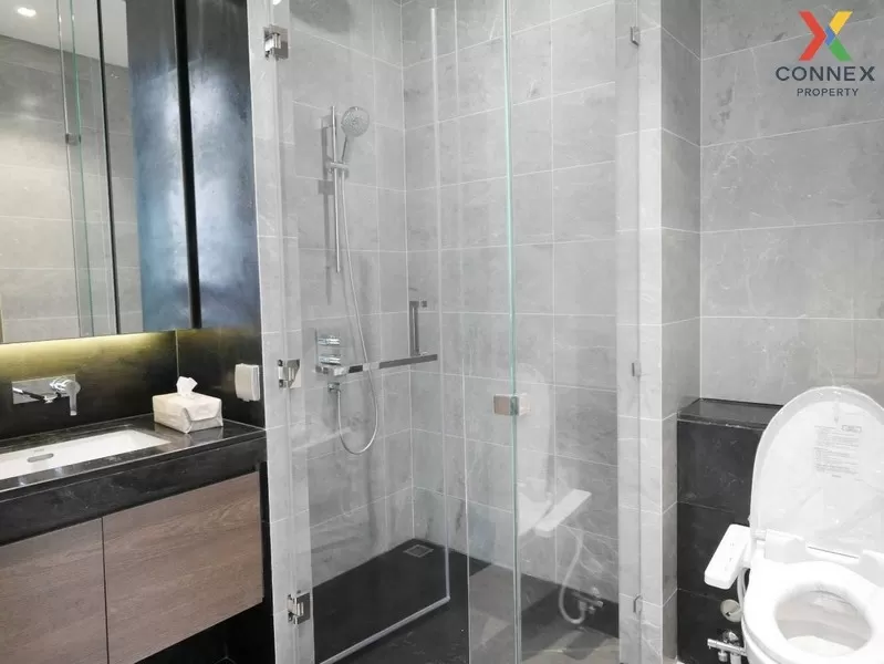 FOR RENT condo , 28 Chidlom , corner unit , BTS-Chit Lom , Lumpin