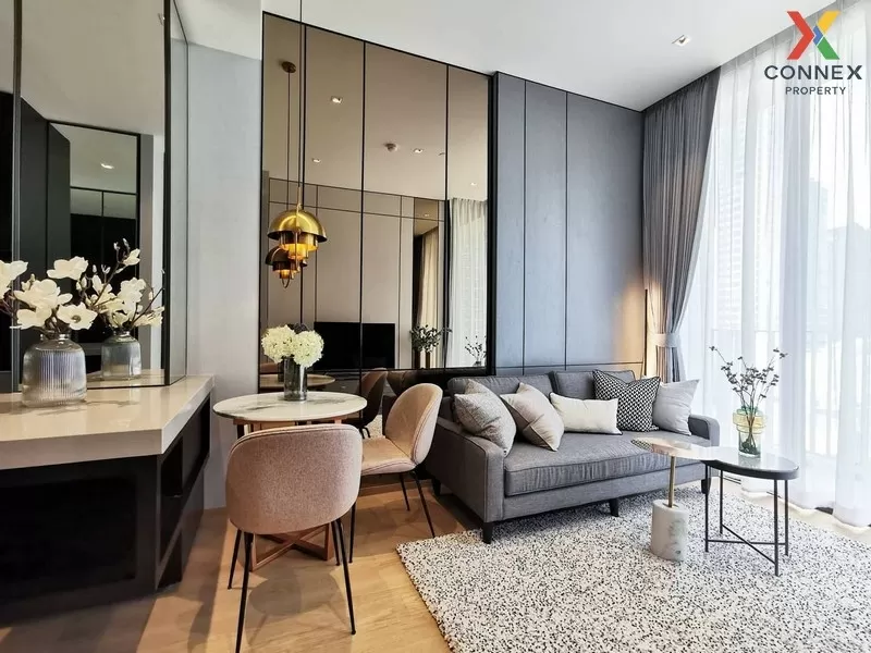 FOR RENT condo , 28 Chidlom , corner unit , BTS-Chit Lom , Lumpin 2