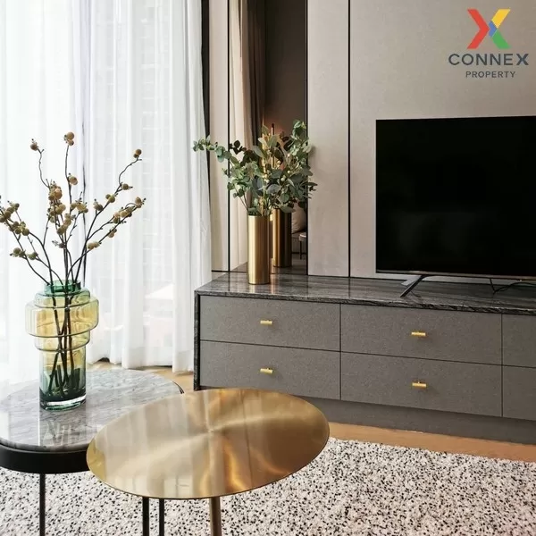 FOR RENT condo , 28 Chidlom , corner unit , BTS-Chit Lom , Lumpin 3