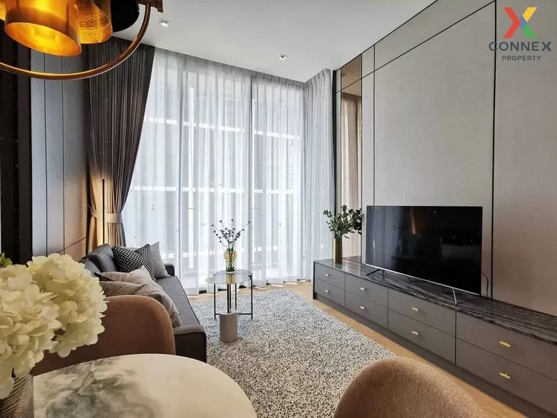 FOR RENT condo , 28 Chidlom , corner unit , BTS-Chit Lom , Lumpin