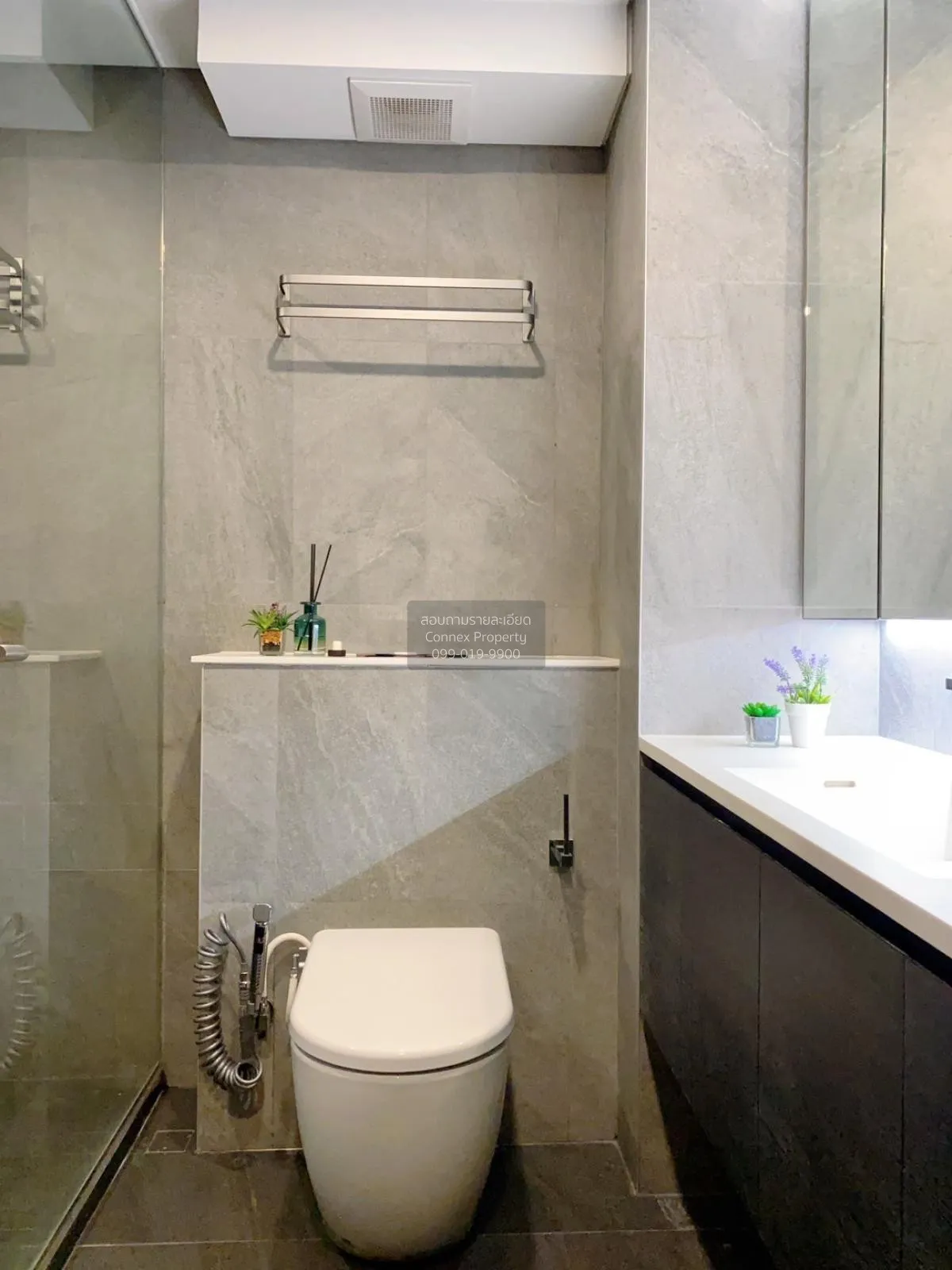 ขายคอนโด  ไซมิส พระราม 9 (แลนด์มาร์ค @MRTA Station) ห้วยขวาง เขต 