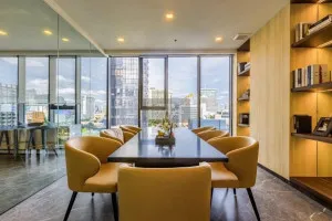 ขายคอนโด  วันไนน์ไฟว์ อโศก - พระราม 9 วิวสวย ชั้นสูง หน้ากว้าง รีโนเวทใหม่ MRT-พระราม 9 ห้วยขวาง เขต ห้วยขวาง กรุงเทพ CX-124054